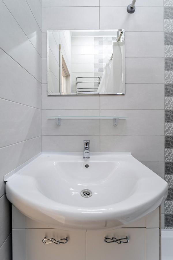 Modern Apartment In The Old City Lviv Exteriör bild